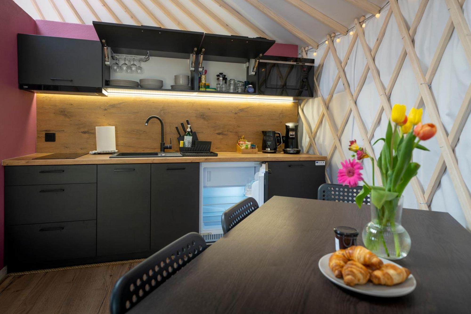 Dom W Domu - Izera Glamping Bed and Breakfast Gajowka  Δωμάτιο φωτογραφία